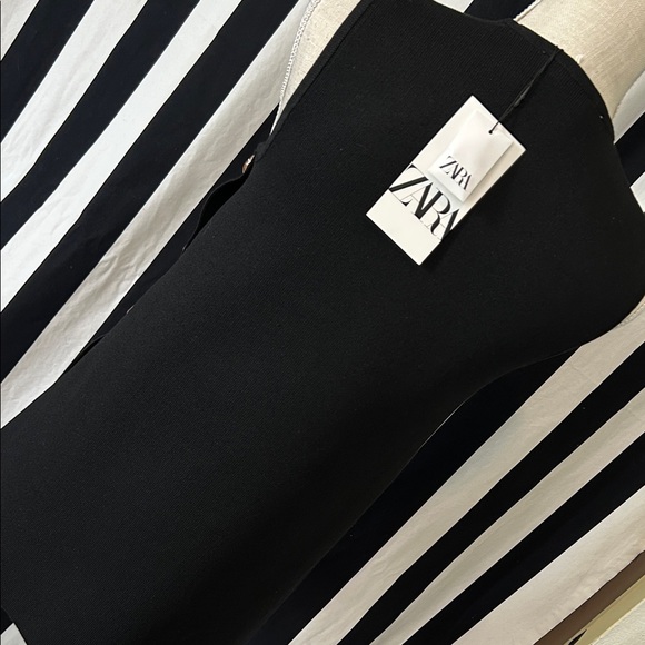 Zara Black Sleeveless Top with Gold Buttons - Picture 5 of 6